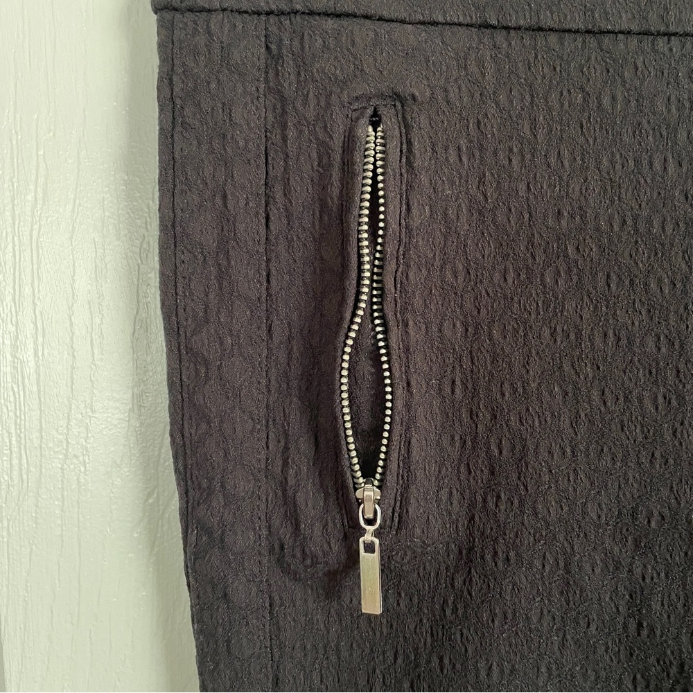 Jules & Leopold Textured Pants - Picture 8 of 13
